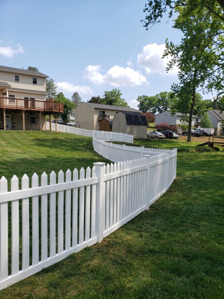 Vinyl privacy fence installation
